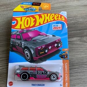Hot Wheels Track Dwagon Station Wagon Racer Hotwheels Netflix Lets Race Car 🆕